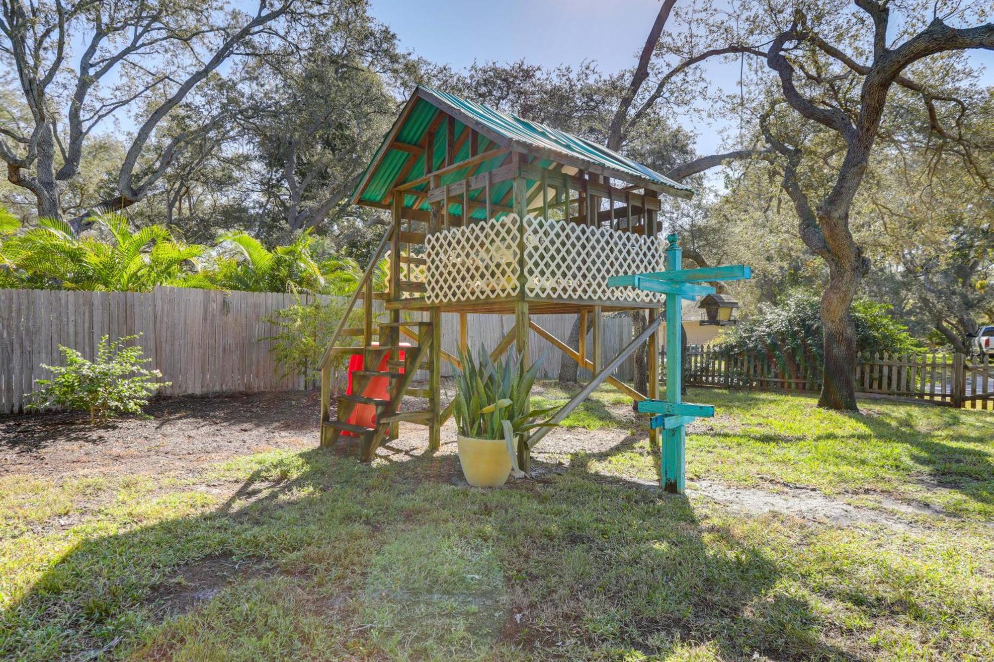 Prime Largo Vacation Rental With Lanai And Pool! Exterior photo